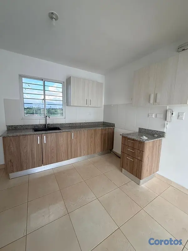 apartamentos - vendo en la vereda un 4 nivel con azotea Licey  3