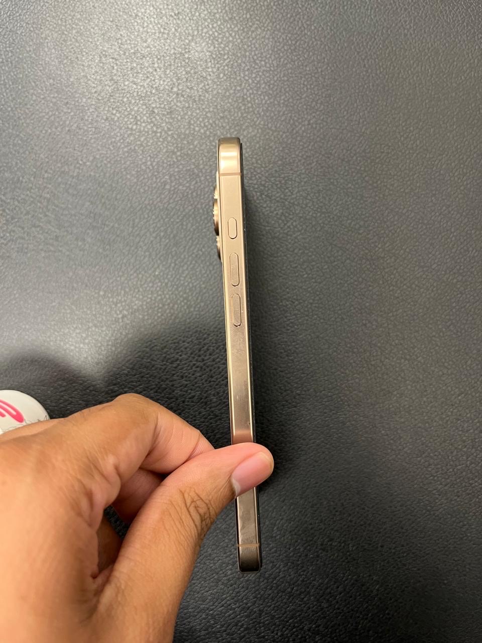 celulares y tabletas - iPhone 16 pro Max  2