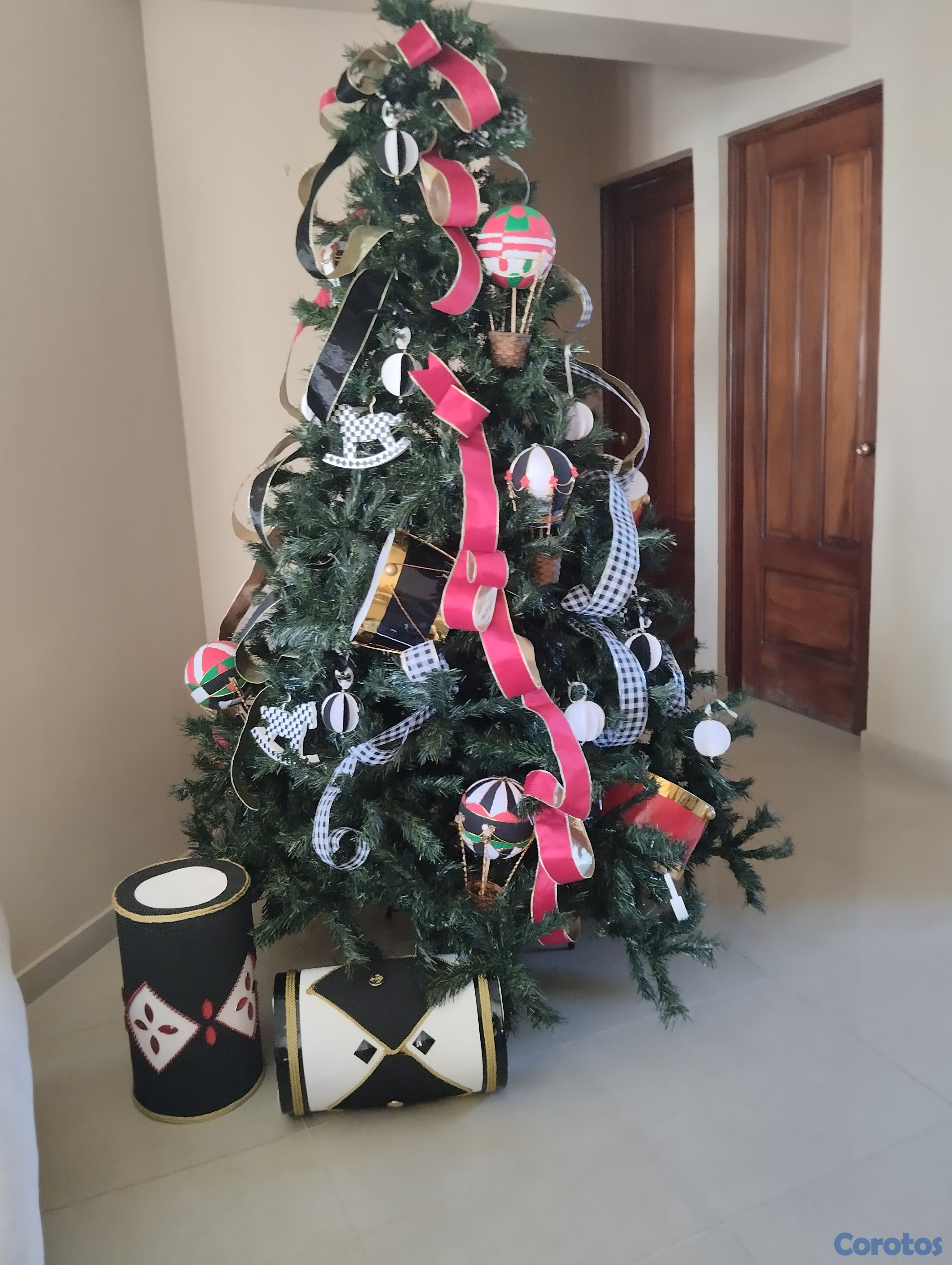 decoración y accesorios - Árbol de navidad de 7 pies con adornos incluidos  1