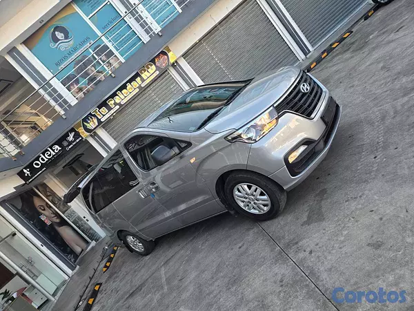 jeepetas y camionetas - HYUNDAI GRAND STAREX 2021 GRIS 5