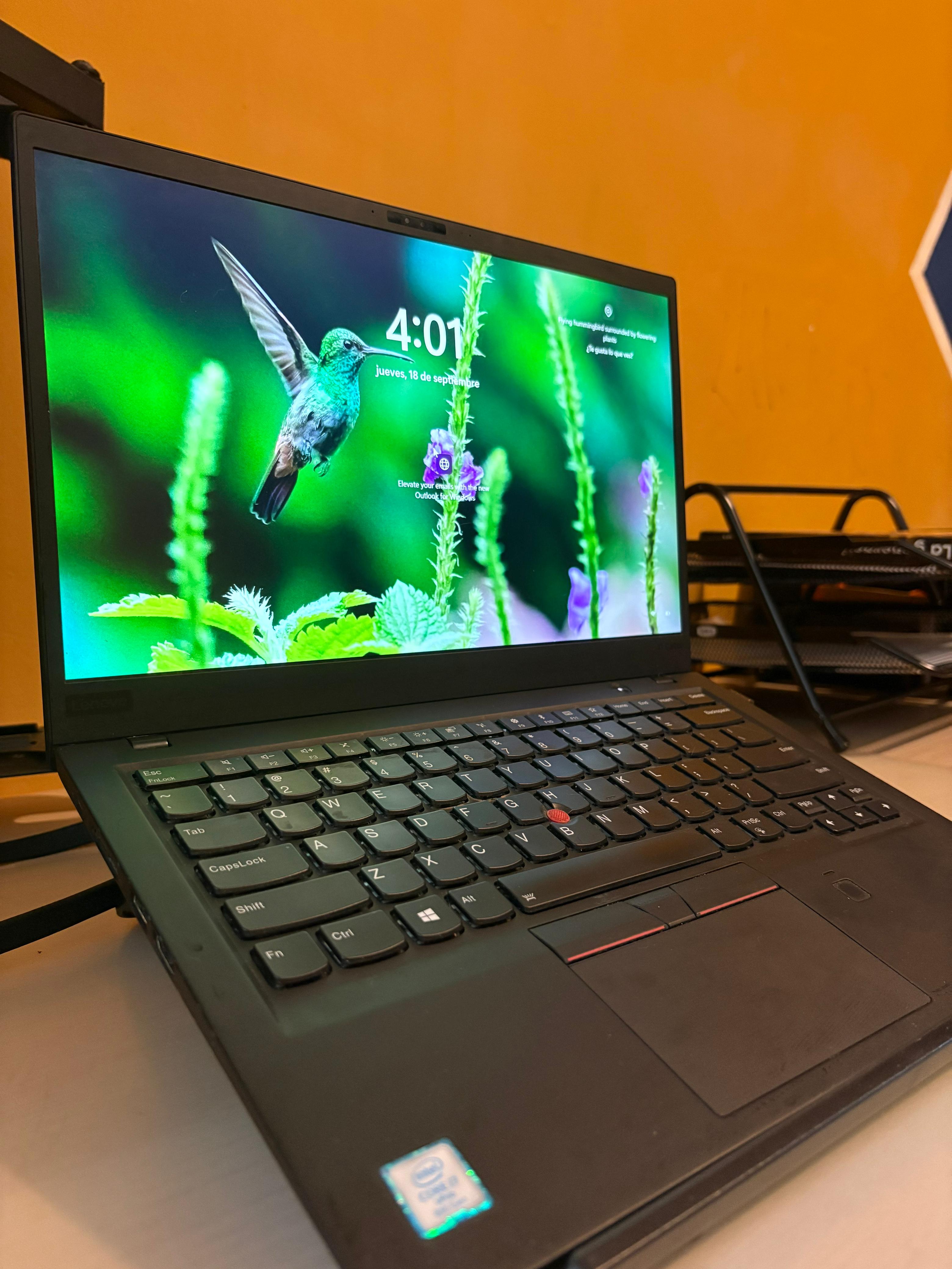 computadoras y laptops - Laptop Lenovo Thinkpad x1 - pantalla 16.5 pulgadas 1