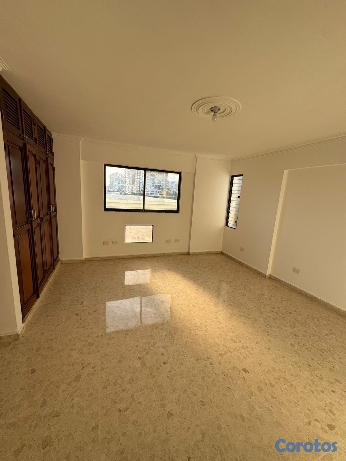 apartamentos - alquiló piso los cacicazgos tres ha con su baños dos parqueos tech balcón estar  4