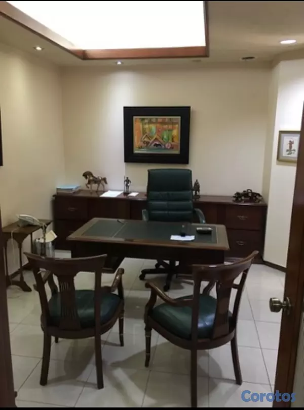 oficinas y locales comerciales - LOCAL EN PLAZA COMERCIAL VENTA 5