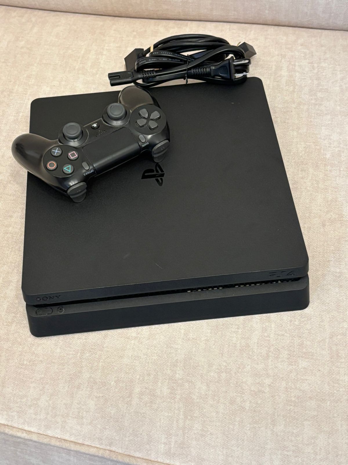 consolas y videojuegos - PS4 Slim 1 TB 9.5/10 + Control