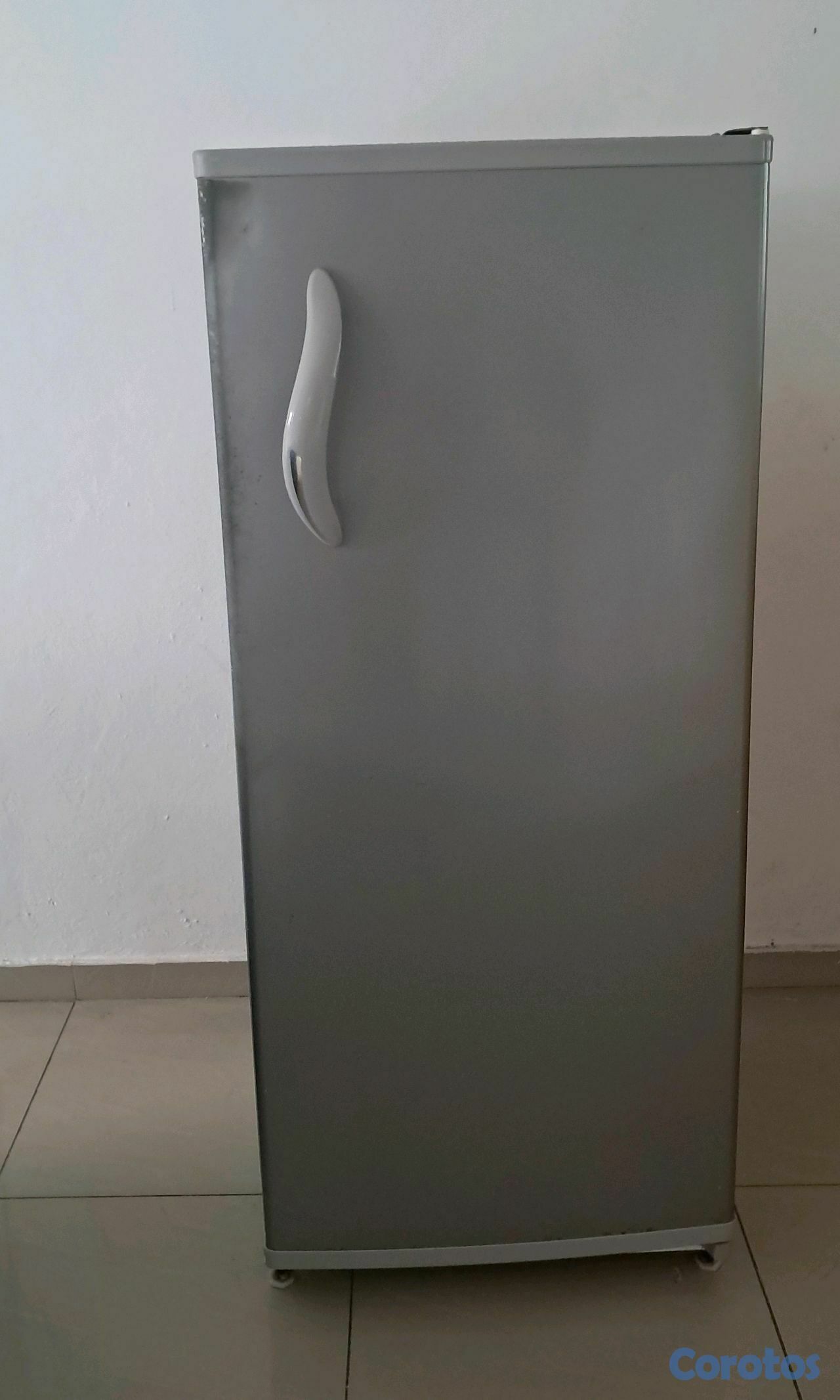 cocina - vendo nevera semi-nueva en buenas condiciones y de poco uso,$12,500 Negociables. 1