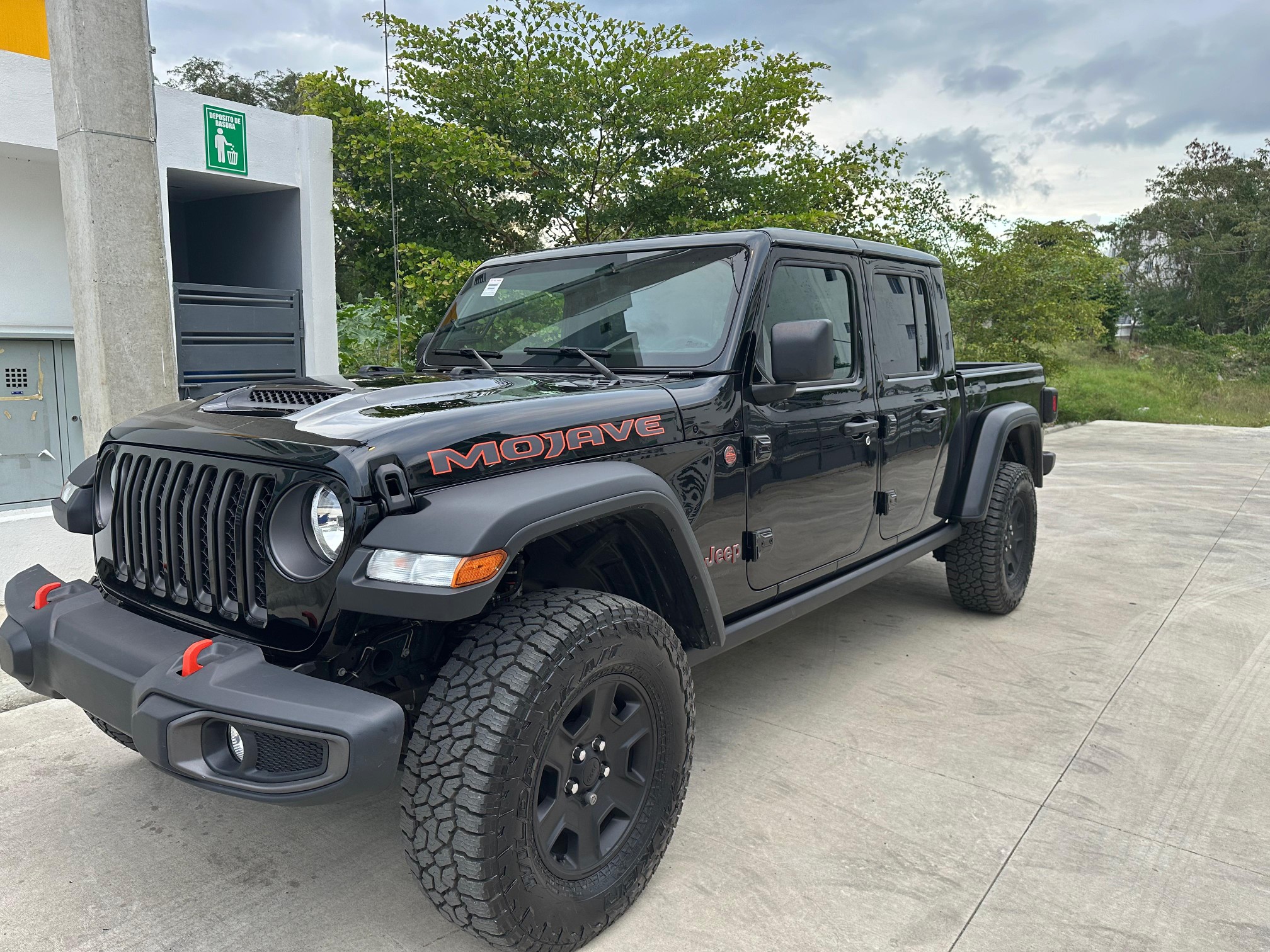 jeepetas y camionetas - Jeep gladiator mojave 2022 5