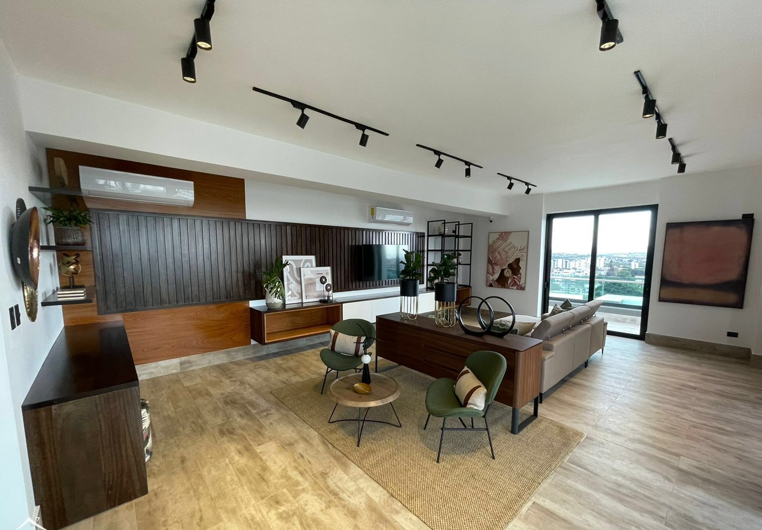 apartamentos - Apartamento en octavo piso en torre, Esmeralda/Santiago  7