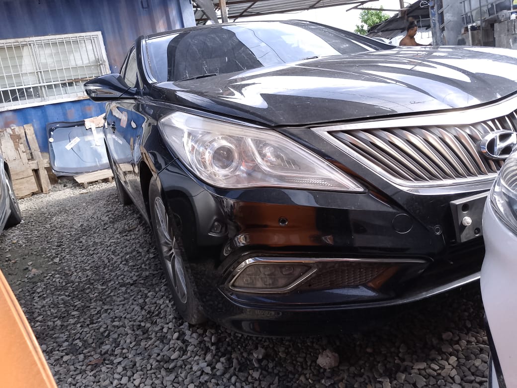carros - HYUNDAI GRANDEUR 2017 NEGRO DESDE: RD$700,100.00