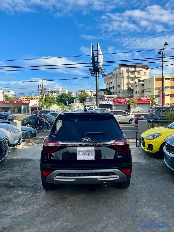 jeepetas y camionetas - Hyundai Cantus LUX 2022 8