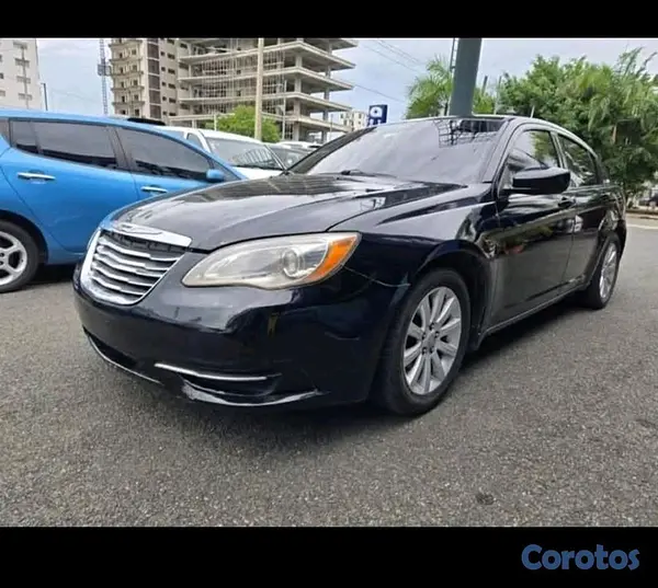 carros - Chrysler 200 3