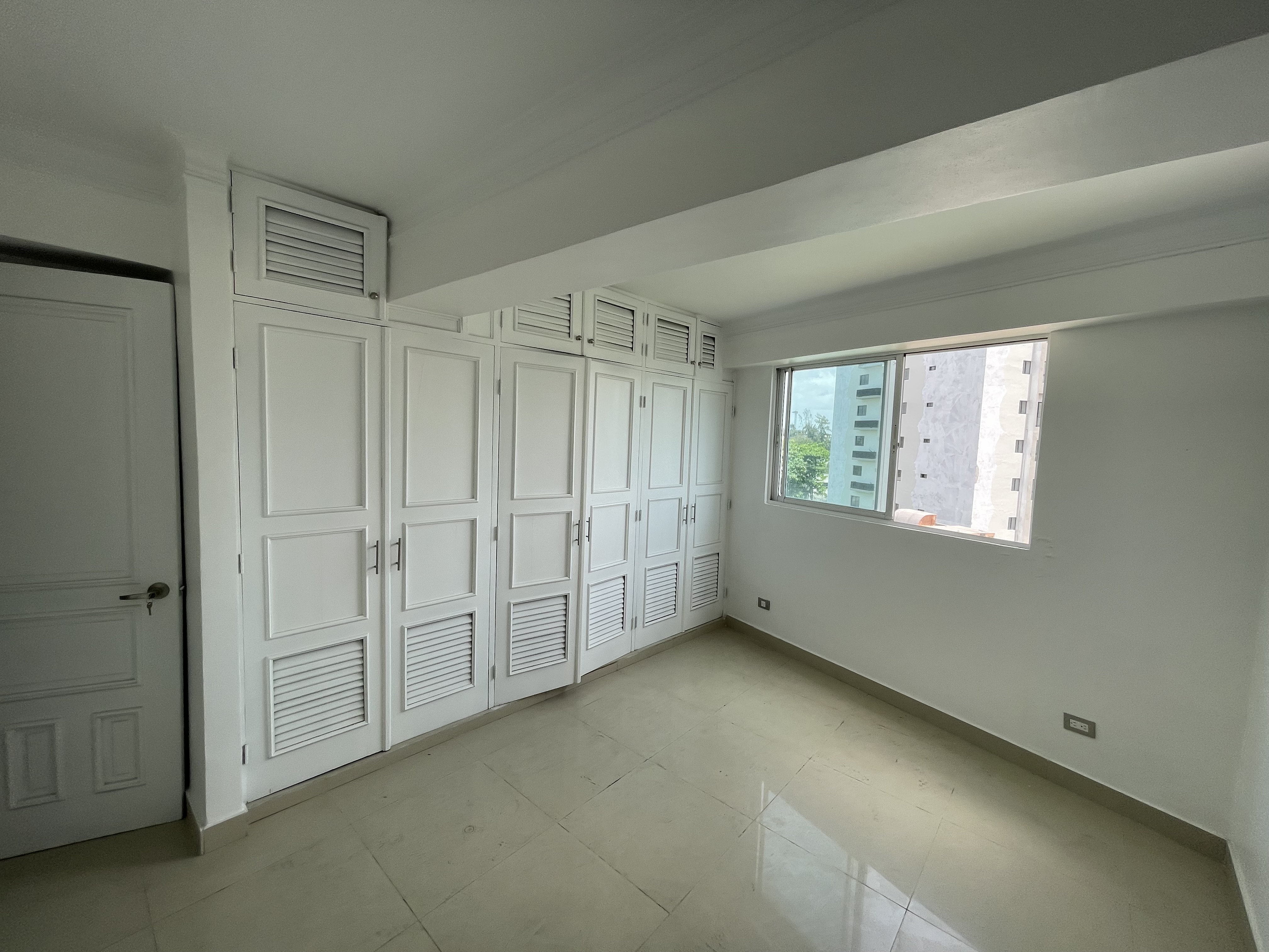 apartamentos - Apartamento de 3 habitaciones en Renacimiento, Santo Domingo  7