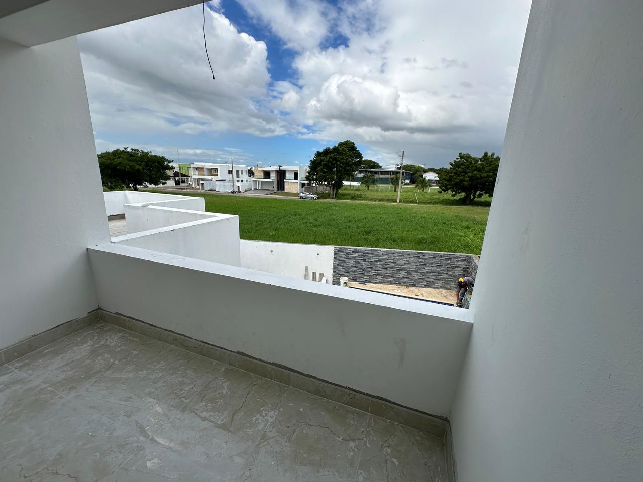 casas - Casa en Urbanizacion Cerrada, Llanos de Gurabo 2