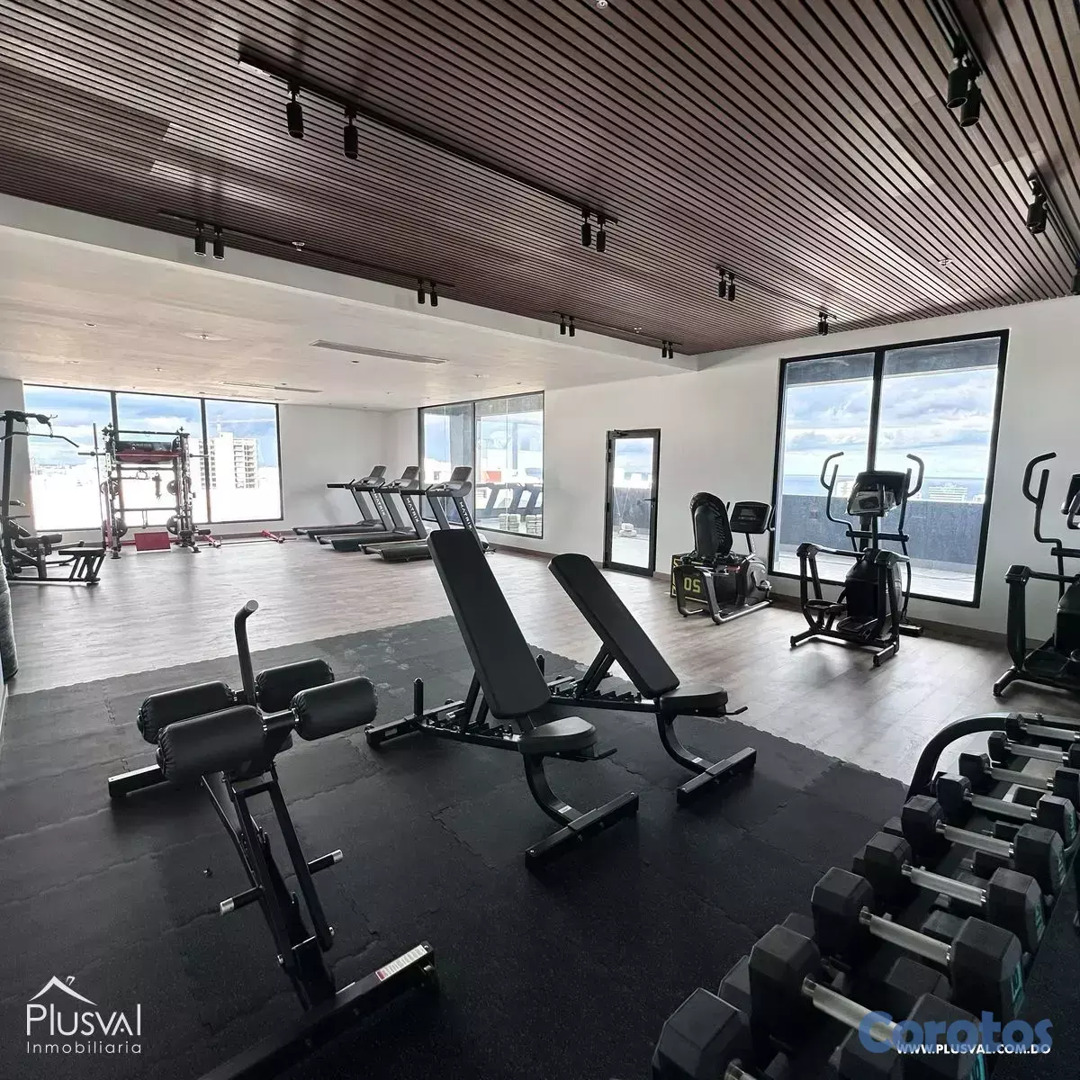 oficinas y locales comerciales - Torre Corporativa de Lujo en Piantini con locales  2