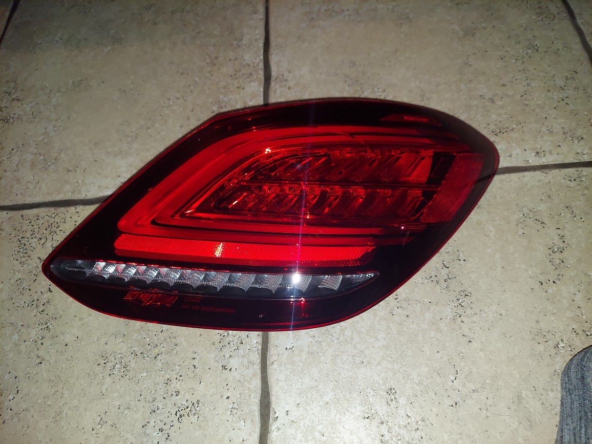 accesorios para vehiculos - Mercedes Benz C300   2015 -2018 LUZ TRASERA CON  LED