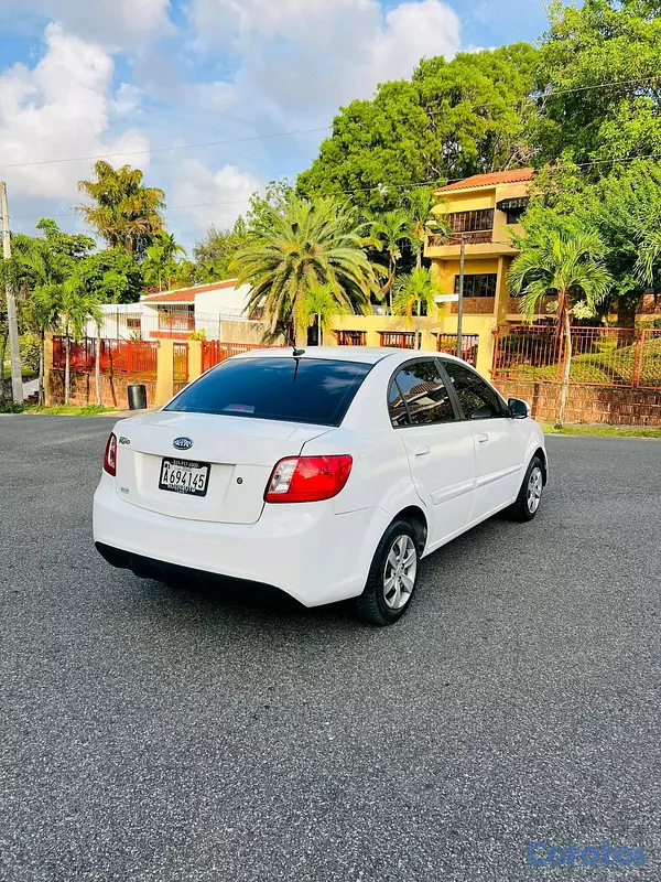 carros - Kia rio 2010 4