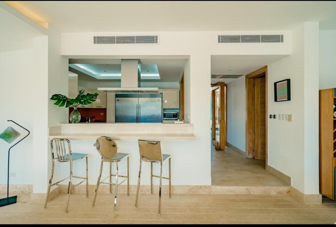 casas vacacionales y villas - Vendo Lujosa Villa en La Marina Punta Cana 4