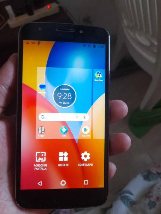celulares y tabletas - Celular Moto E4 PLUS ESTA DESBLOQUEADO COGE TODO LOS CHIPS 2