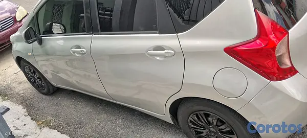 carros - Carro en buenas condiciones, con detalles mínimo  4