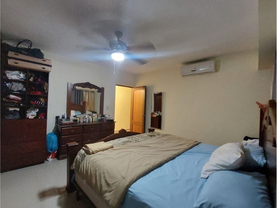 apartamentos - Acogedor Apartamento en 2do. Nivel, Amplia Terraza Techada  3