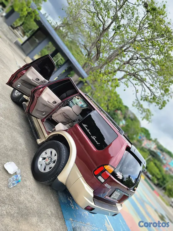jeepetas y camionetas - Mitsubishi Montero Sport  8