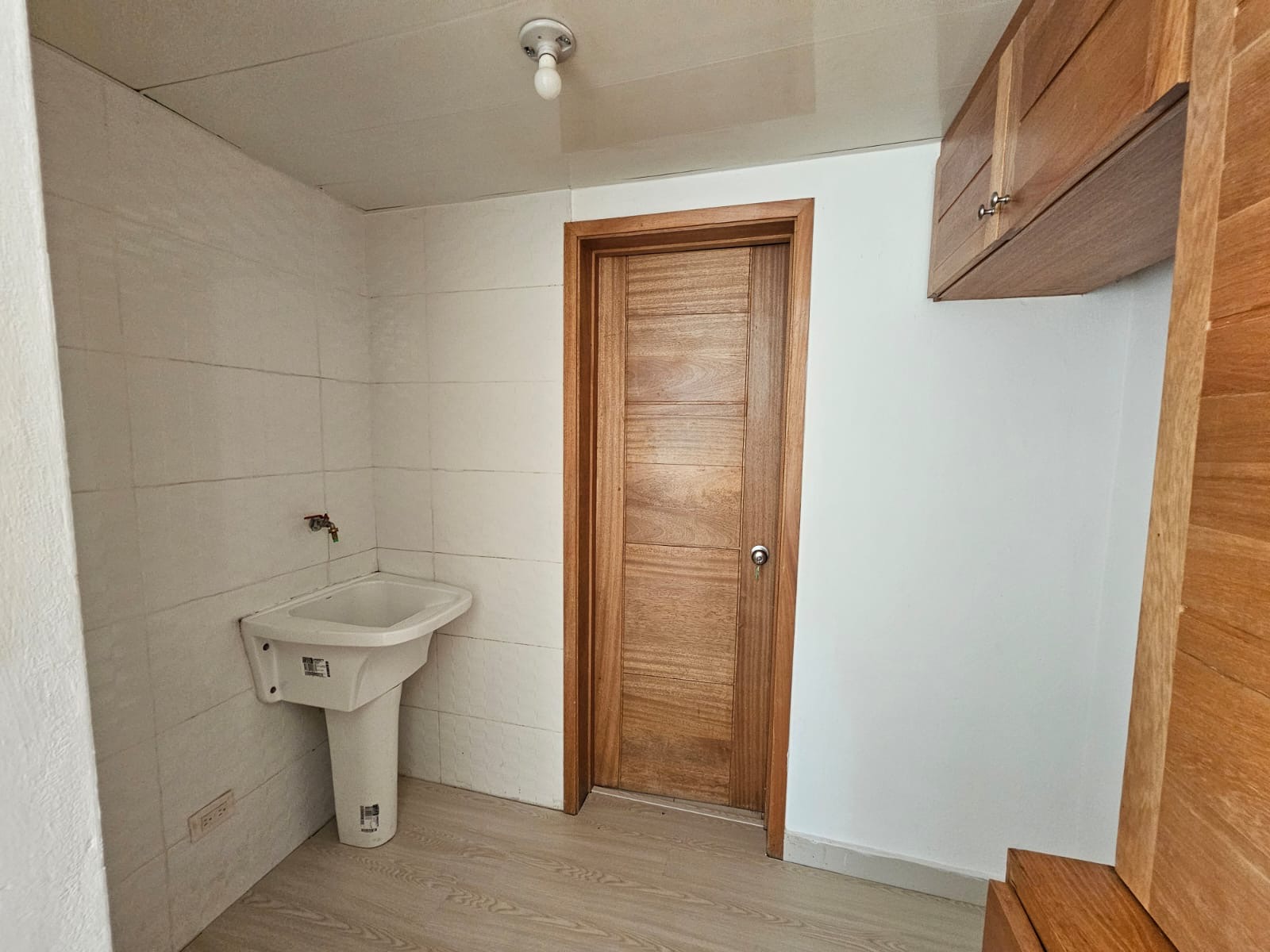 apartamentos - Alquiló en el millon piso 4 apartamento precio dos 7