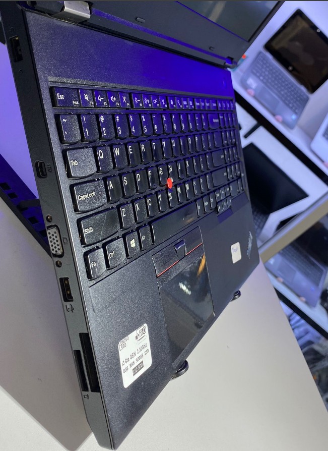 computadoras y laptops - Laptop Lenovo thinkPad L560 
 1