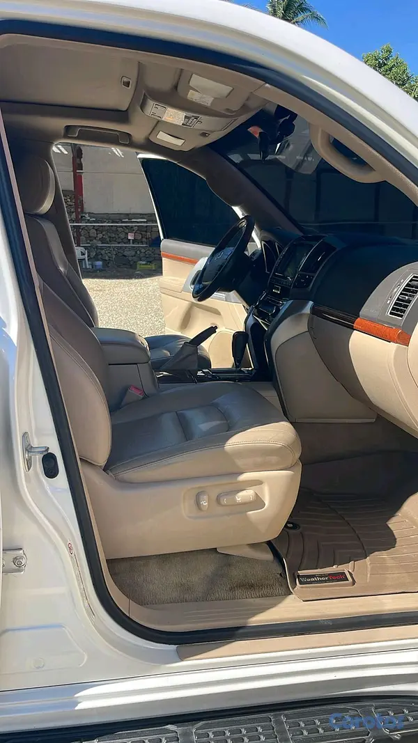 jeepetas y camionetas - Toyota land cruicer vxr 2014 7