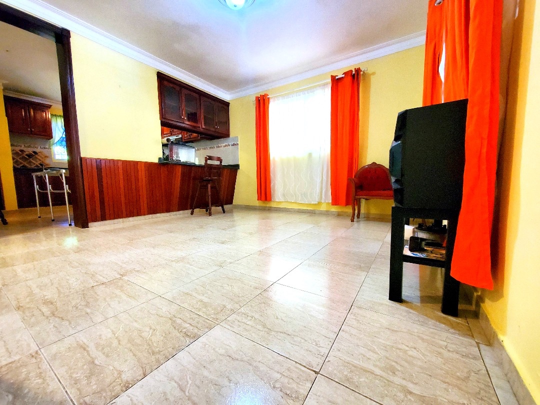 casas - Venta de casa en el mirador este de 450mts Santo Domingo  8