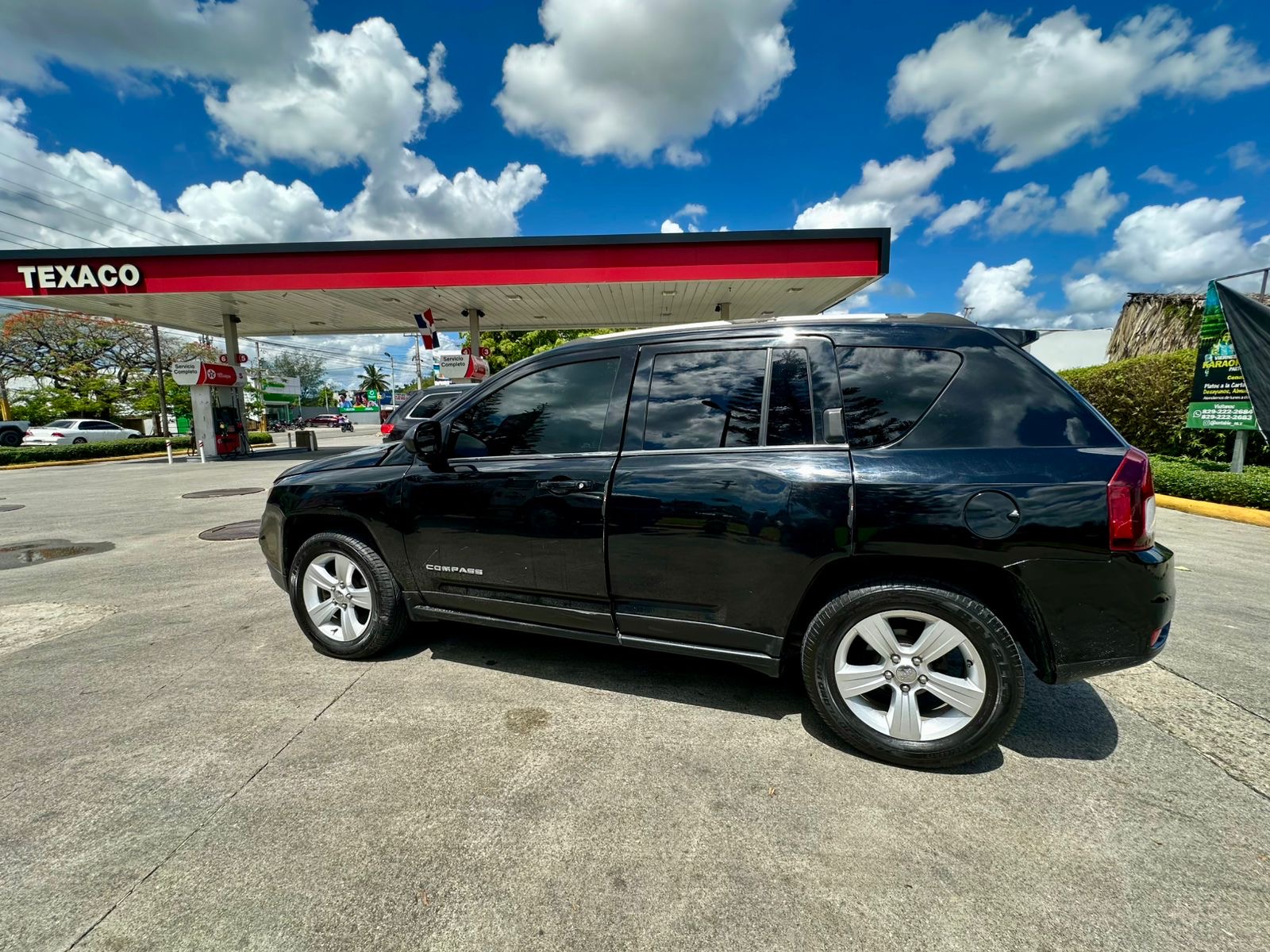 jeepetas y camionetas - Jeep Compass 2016 con dueño, nuevo. Oportunidad 5