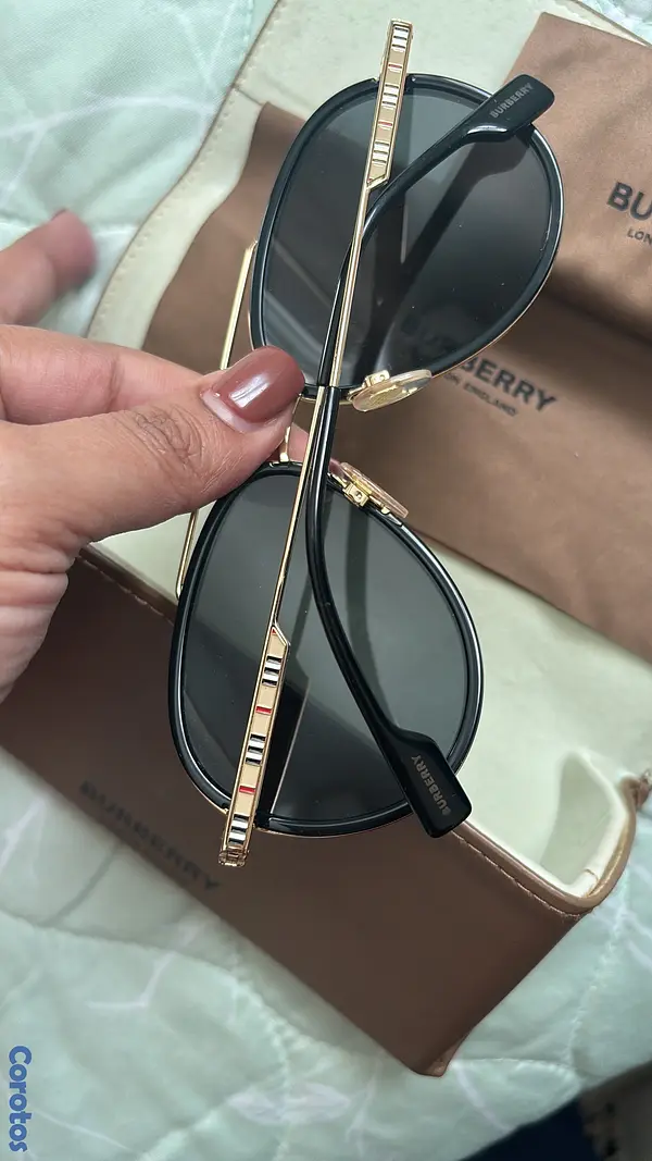 joyas, relojes y accesorios - Lentes Burberry prácticamente Nuevos 4