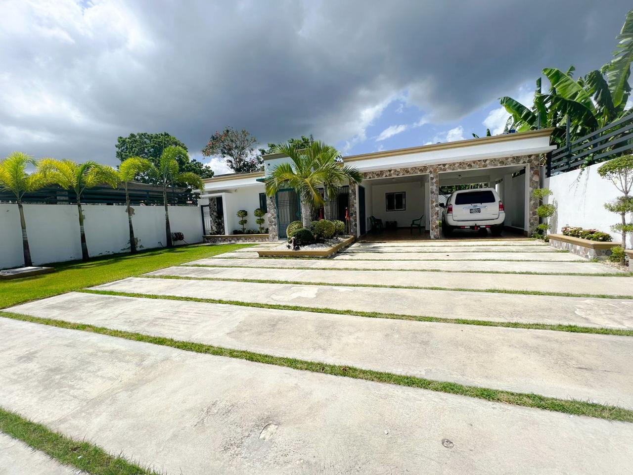casas - CASA AMUEBLADA CON PISCINA DE RENTA EN LOS RIELES GURABO SANTIAGO 0