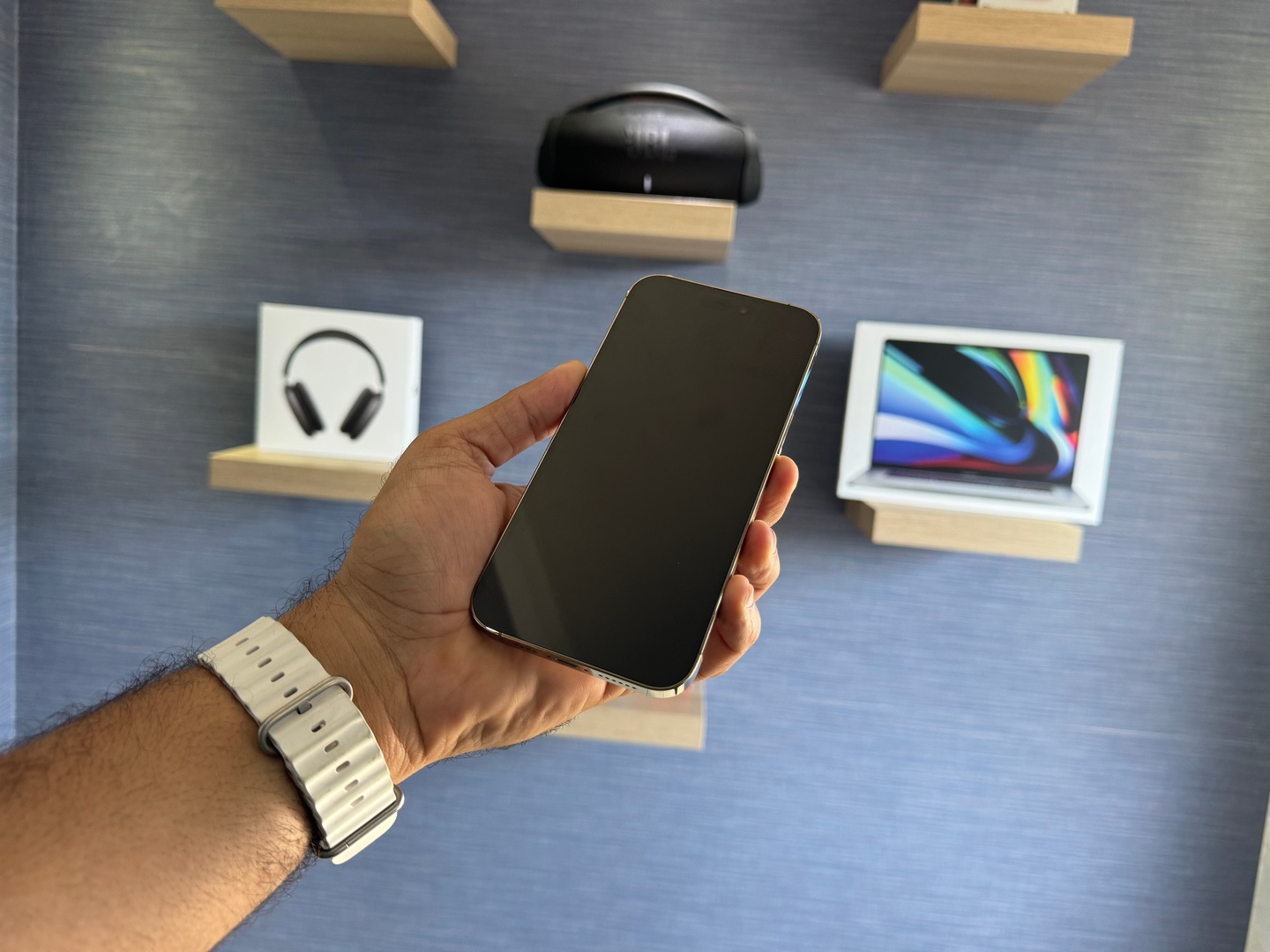 celulares y tabletas - iPhone 14 Pro Max 1TB Gold Como Nuevo, Desbloqueado, Garantía, RD$ 60,500 NEG 1