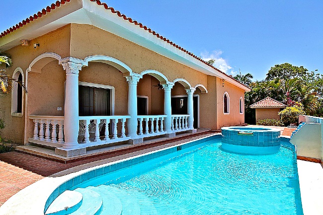 casas vacacionales y villas - Hermosa Villa De 4 Dormitorios Cerca De La Playa