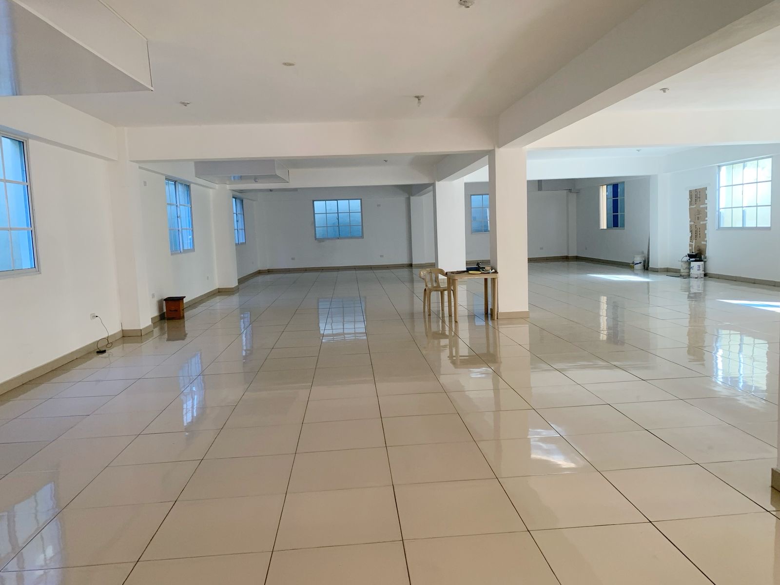 oficinas y locales comerciales - Local amplio y céntrico  1