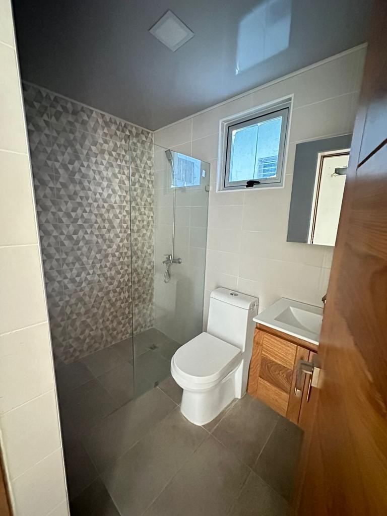 apartamentos - Rento apartamento en URB REAL    
145 mts neto 
3Hab
USD $1300 4