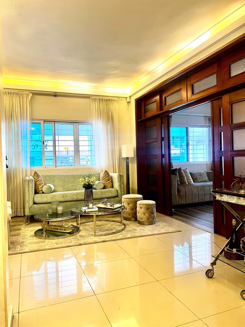 apartamentos - El Millón📍D.N.
🏷️US$215,000.-
•Área de 197 Mts
•1 er Nivel  •3 Habitaciones 
 5