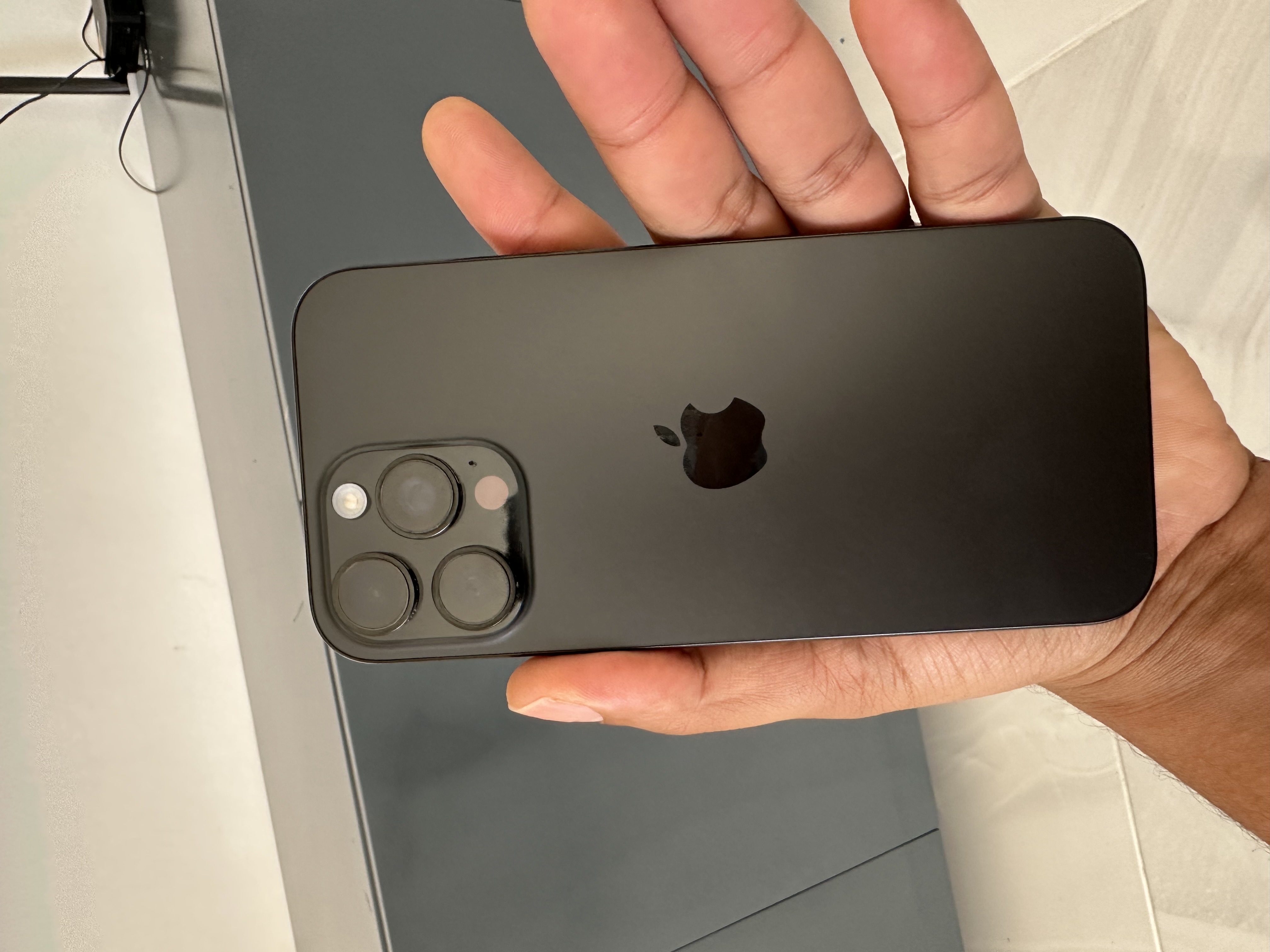 celulares y tabletas - iPhone 16 pro Max. e-Sim  4