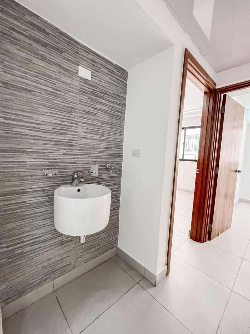 apartamentos - Alquiler de Apartamento en Evaristo Morales Vacio  7
