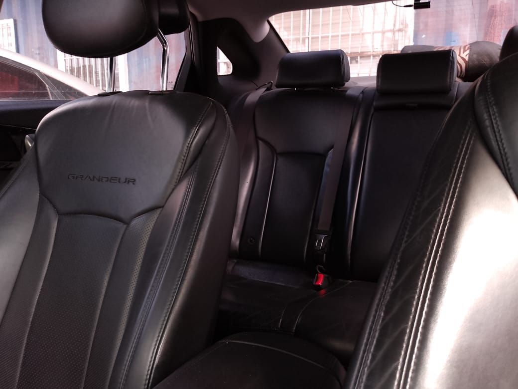 carros - HYUNDAI GRANDEUR 2017 NEGRO DESDE: RD$700,100.00 4