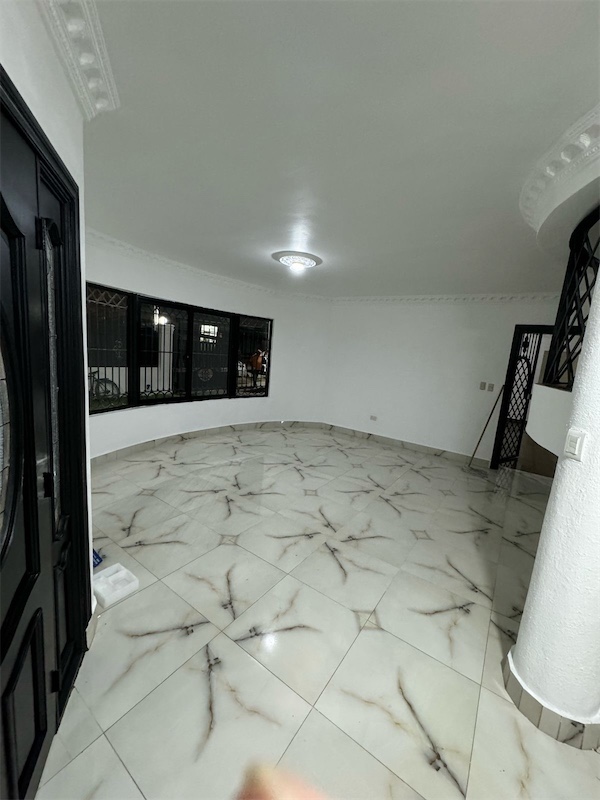 casas - Venta de casa en vista hermosa de 455mts Santo Domingo este  2