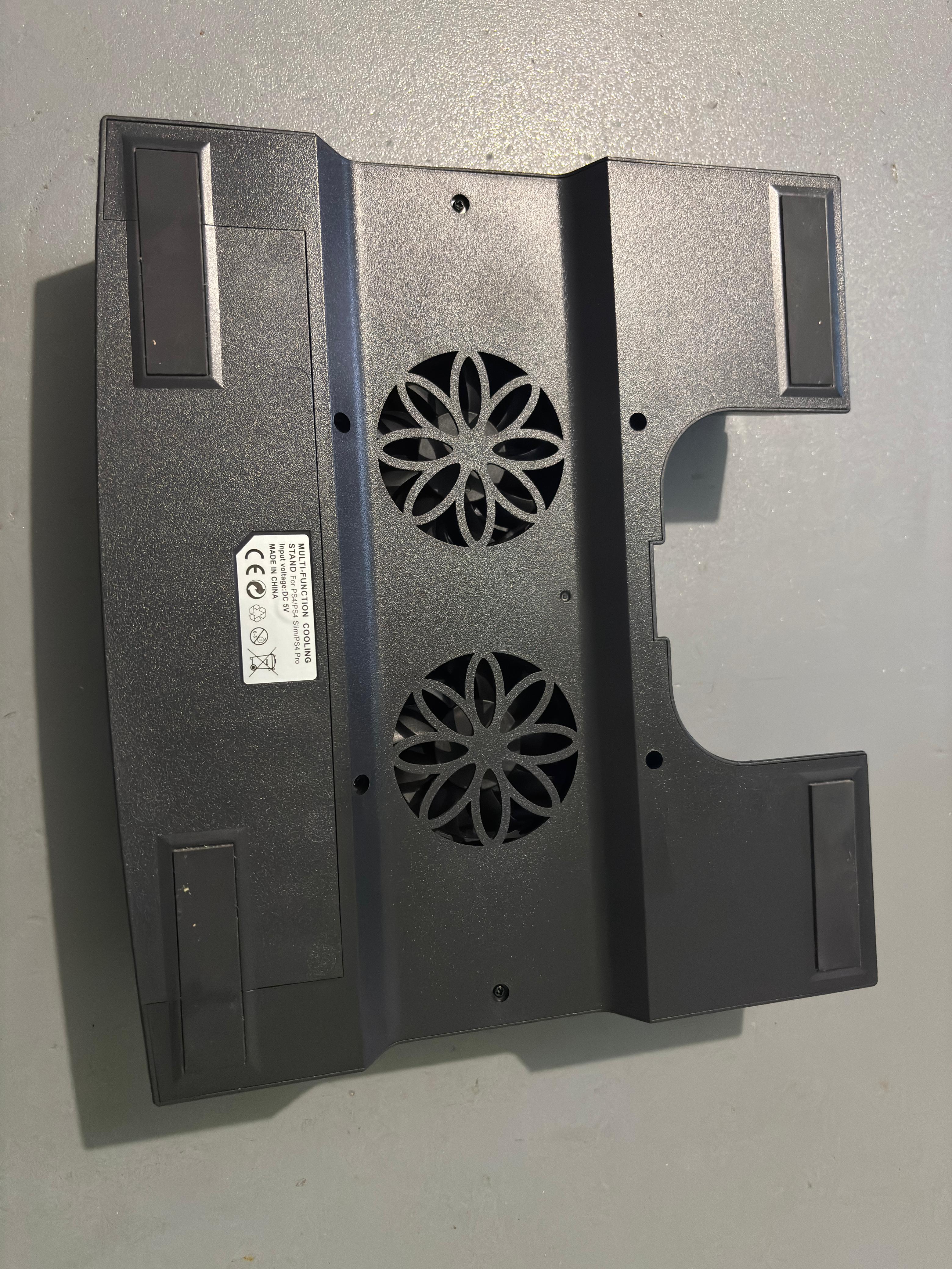 consolas y videojuegos - Base de enfriamiento y cargador de controles  1