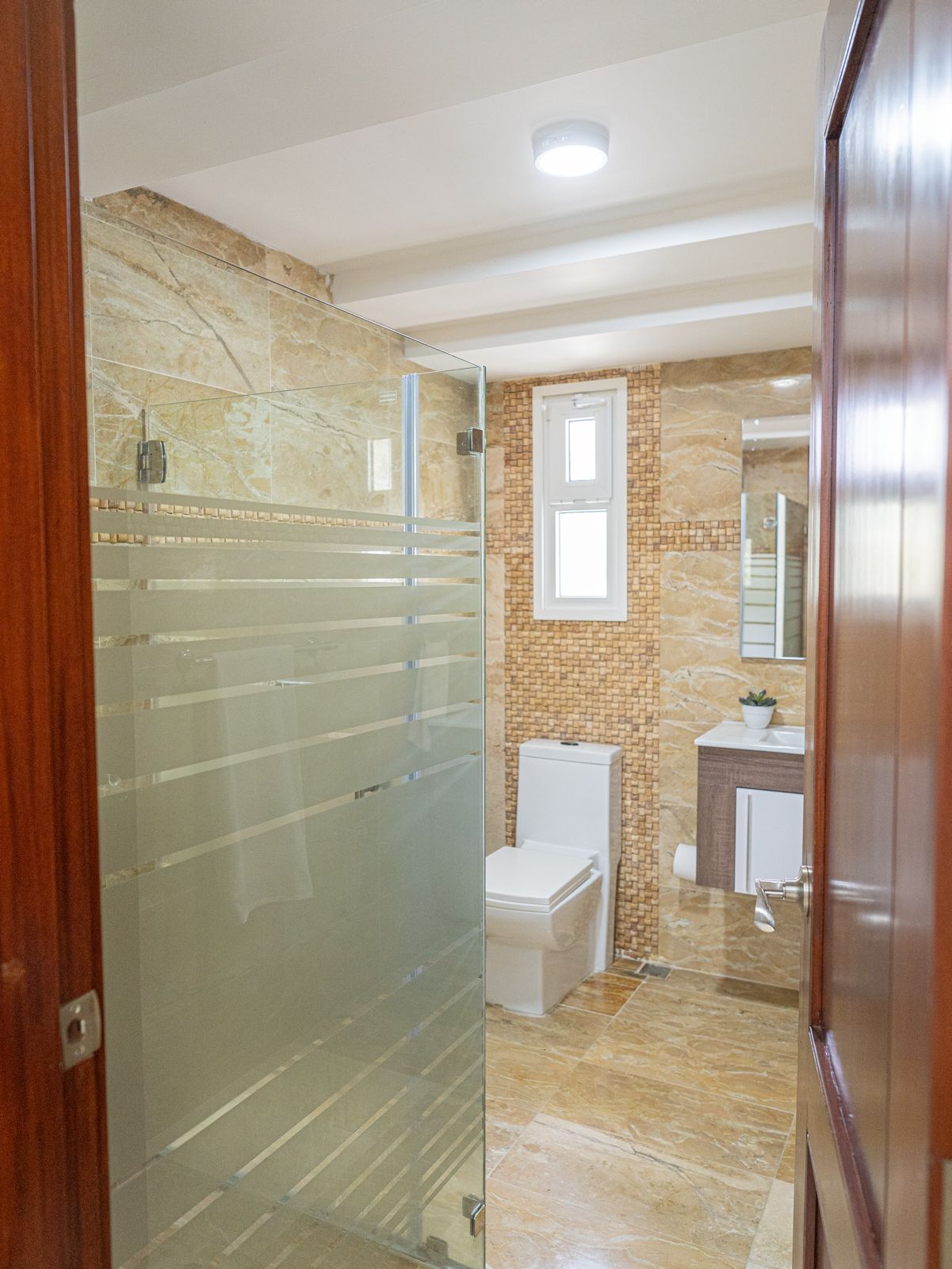 casas - Se Vende Exclusiva Mansion con Piscina, Cerro Alto 1