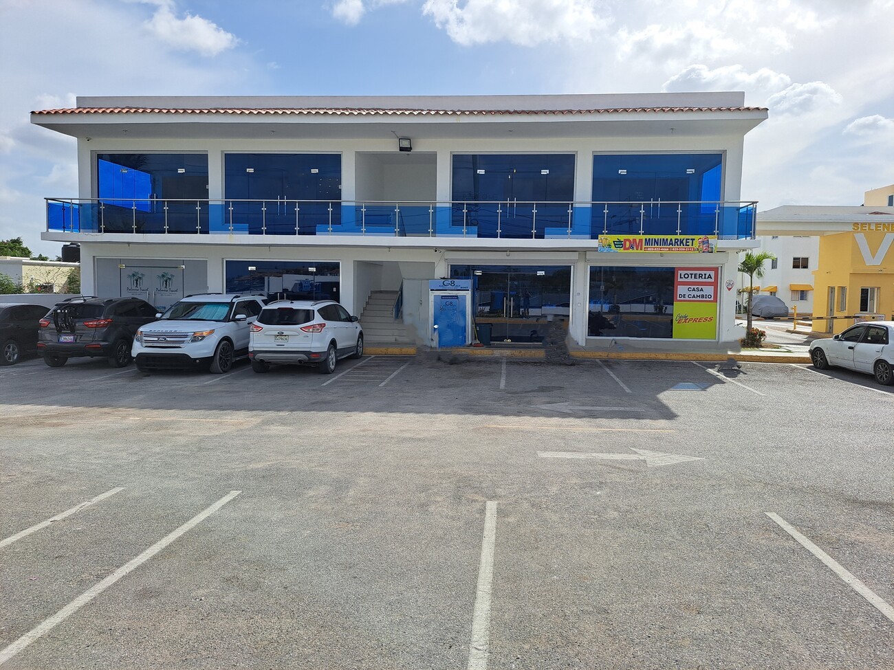 oficinas y locales comerciales - RENTO LOCAL EN EL SEGUNDO PISO DEL RESIDENCIAL SELENE V DE BAVARO, PUNTA CANA 3