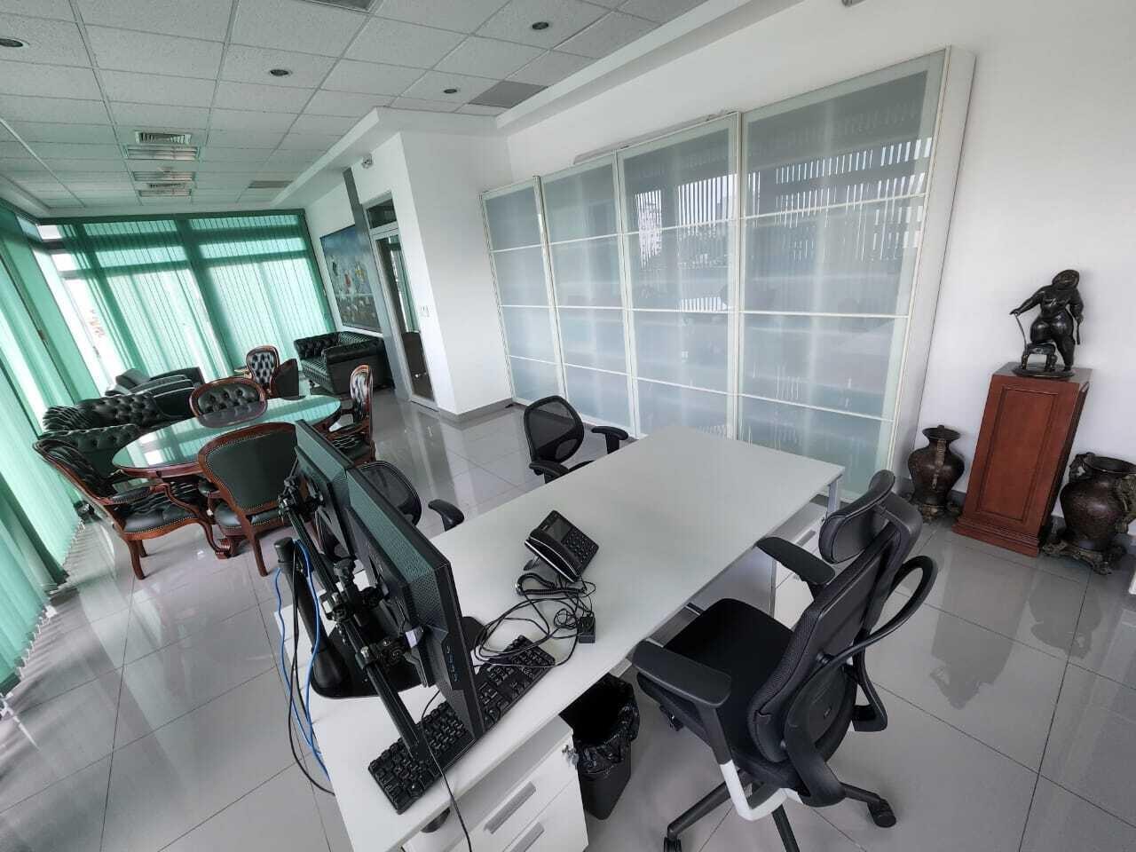 oficinas y locales comerciales - Local Comercial en Venta en el Renacimiento 0