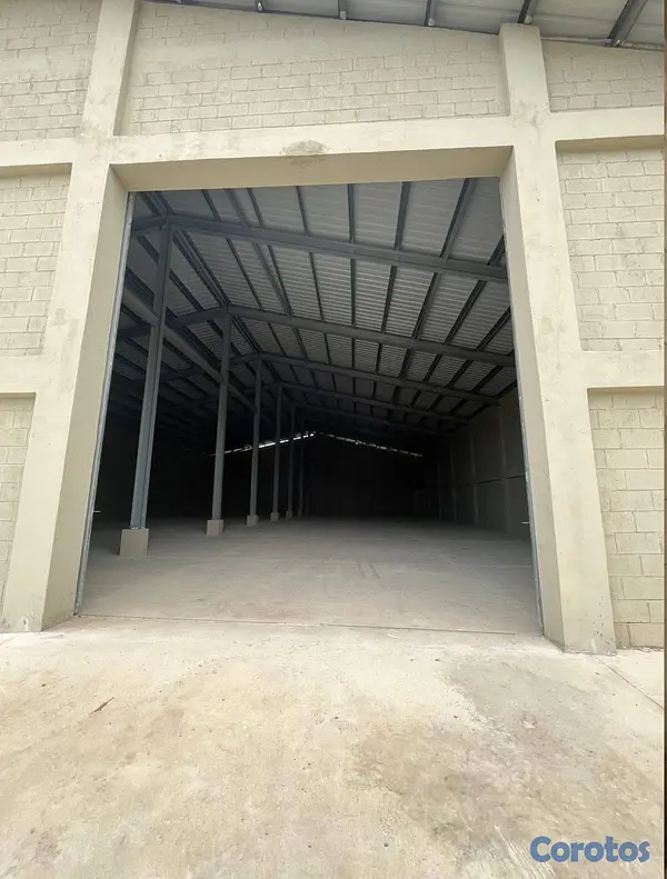 solares y terrenos - NAVE COMERCIAL 4