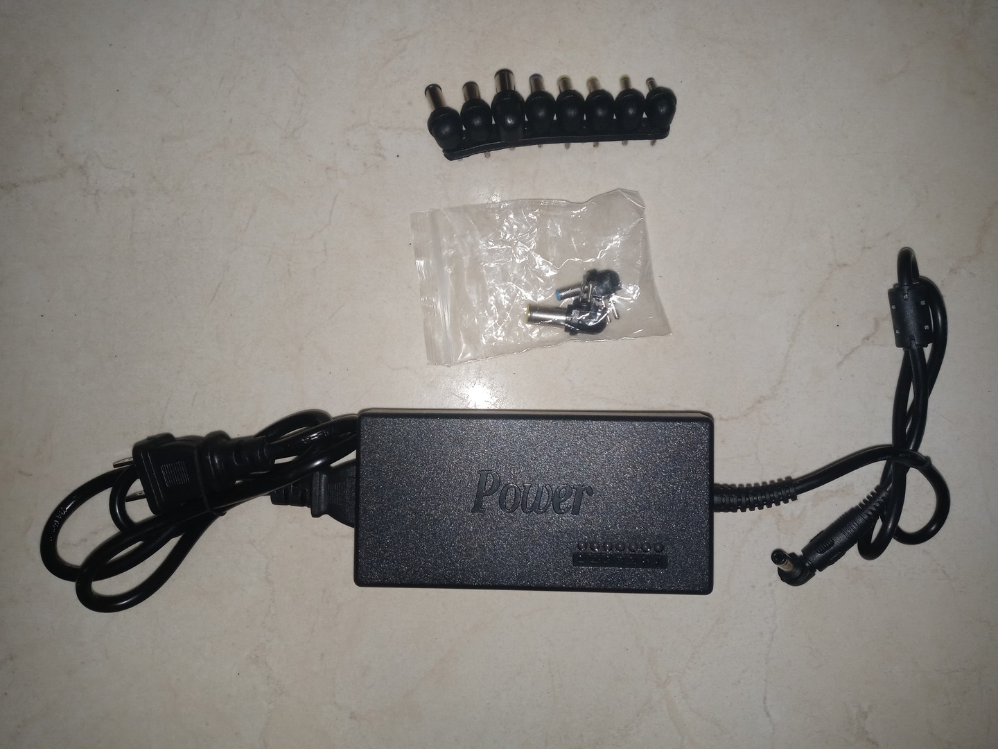 accesorios para electronica - CARGADOR UNIVERSAL LAPTOP 4