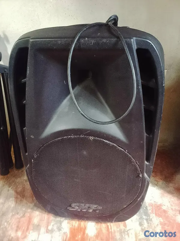 otros electronicos - Vendo bocina amplificada smt G15 usada 2