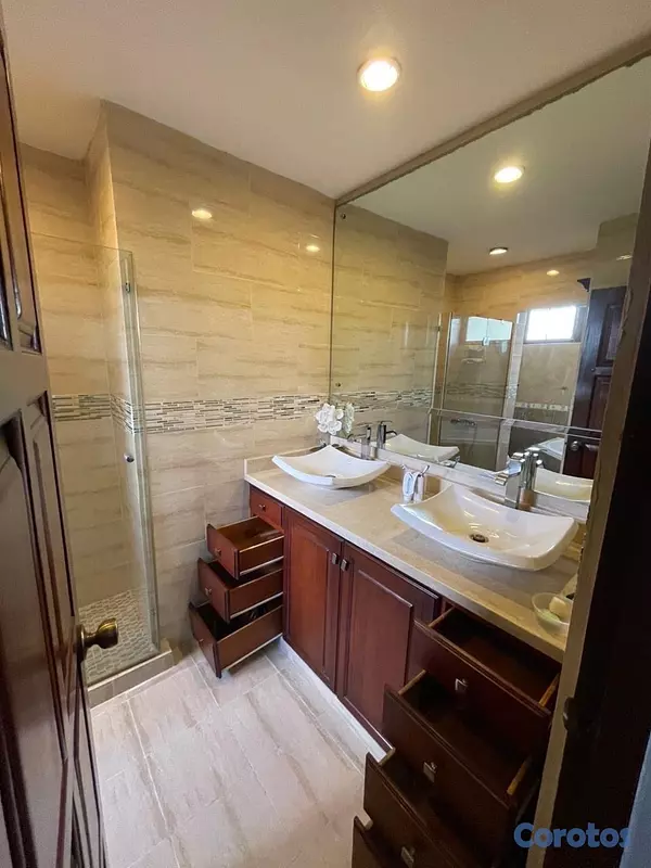 apartamentos - Vendo amplio apartamento en Condominios Bella Vista  8