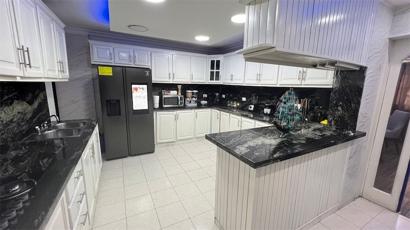 casas - Venta de casa en la autopista de san Isidro con 366mts Santo Domingo 4