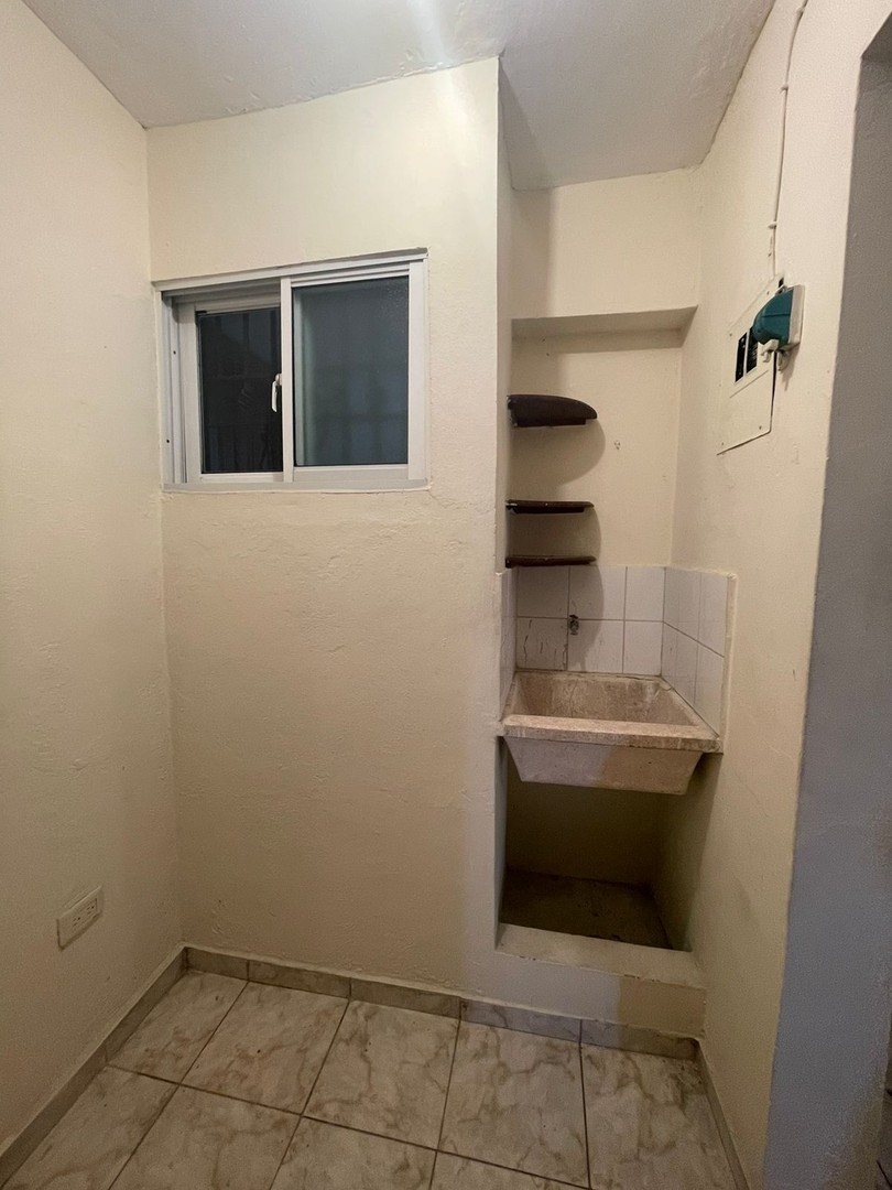 apartamentos - VENDO APARTAMENTO EN EL MILLON CUARTO PISO
 6